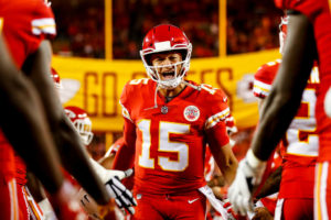 patrick-mahomes-Quarterback-draft-strategy-2020-dfs-week-one-afc-west-fantasy-preview